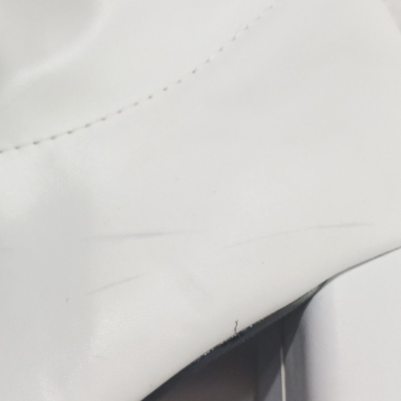 Like New Ellie White Go Go Boots Mid Calf Block Heel Size 10 - Picture 11 of 12